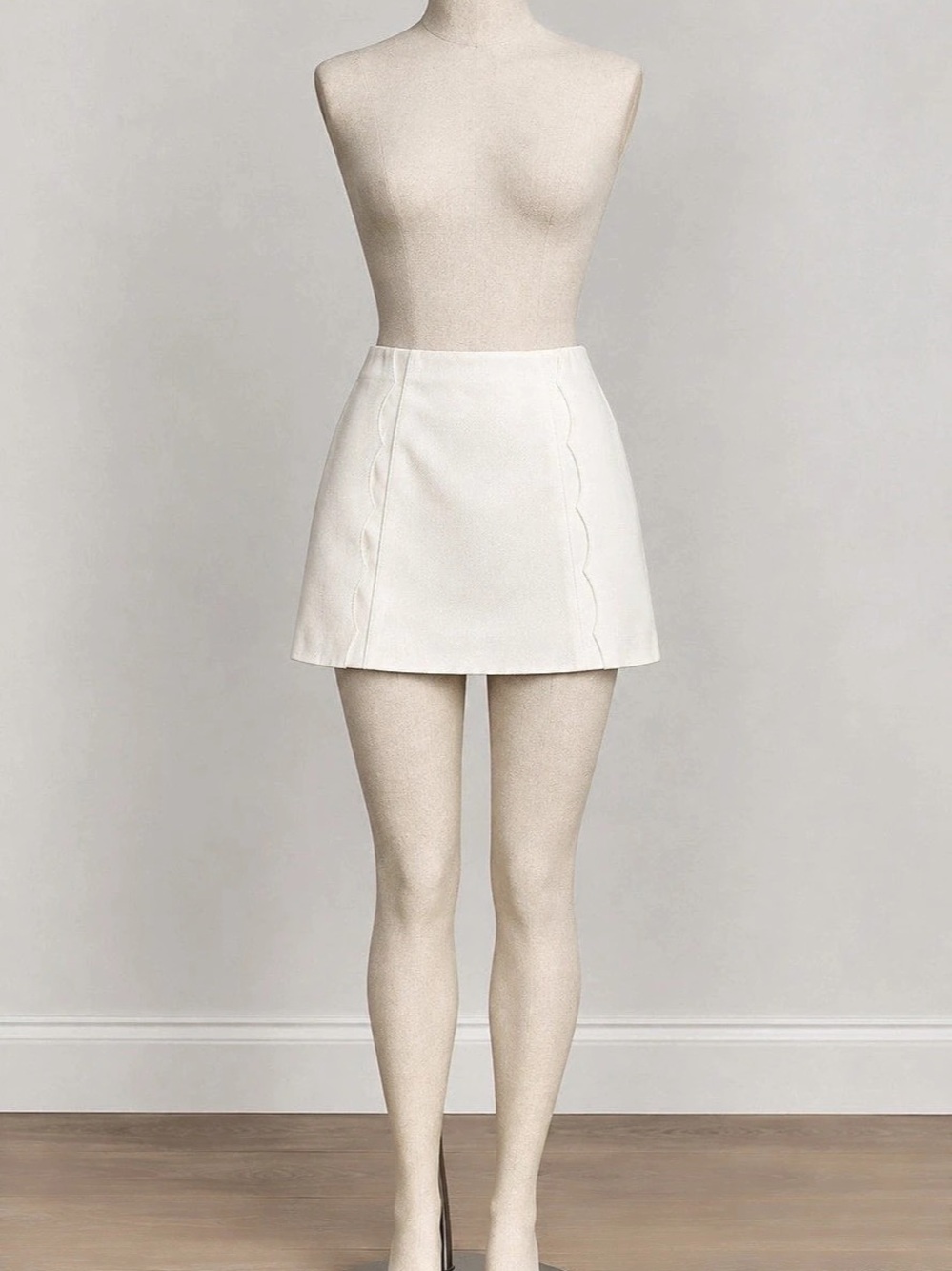 Topshop Mini Skirt in White Size 10 NWT